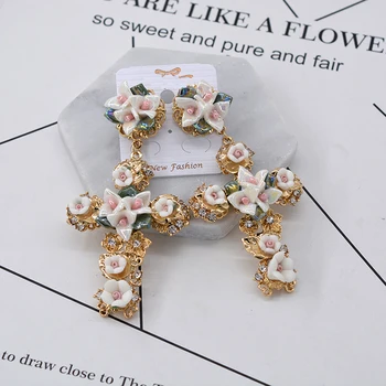 Нов Дизайн, Барок Керамични обеци-карамфил с Кръст за жени, Модни бижута в стил пънк, ефектни обеци с Хрустальным цвете, Brincos Bijoux